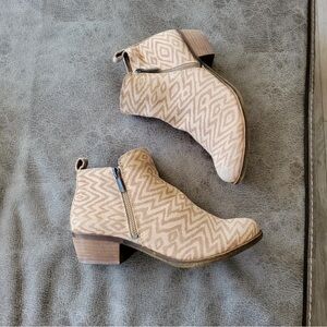 Lucky Brand Tan Geometric Ankle Boots
